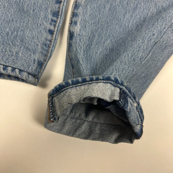 Light Wash Levi's Denim Pants - Picture 4 of 7